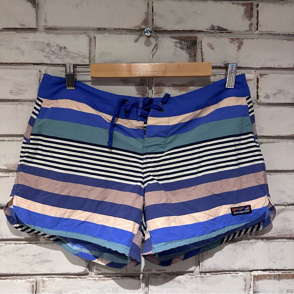 Patagonia wavefarer stripe boardshorts size 8